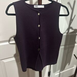 Zara Sleeveless Button-Front Knit Top in Plum
